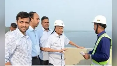 पर्रिकर को ‘दबाव और तमाशे” के बगैर बीमारी से उबरने देना चाहिए : उमर