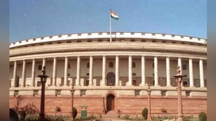 संसद में गतिरोध बरकरार, हंगामे के बीच लोस में दो विधेयक पारित