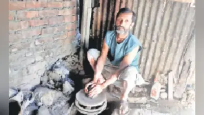 सिलीगुड़ी : गुम हो गयी मिट्टी की सोंधी सुगंध, मेहनत काफी, फिर भी कद्रदानों की भारी कमी