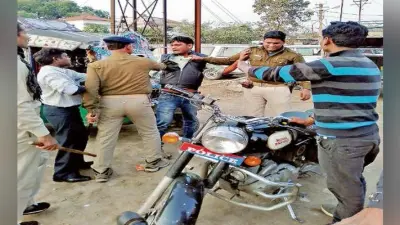 धनबाद : शव ले जाने को ले भिड़े एंबुलेंस चालक, हंगामा
