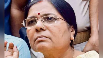 बेगूसराय : आर्म्स एक्ट में पूर्व मंत्री मंजू वर्मा व पति के विरुद्ध चार्जशीट दाखिल