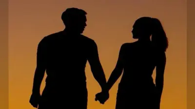 प्रेमी ने प्रेमिका को गोद में लेकर तीसरी मंजिल से लगायी छलांग और फिर…