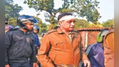 रणक्षेत्र बना दुर्गापुर, पुलिस-पब्लिक भिड़ंत, पथराव के बाद पुलिस ने किया लाठीचार्ज