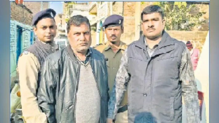 भागलपुर : 45 हजार रुपये घूस लेते पंचायत सचिव गिरफ्तार