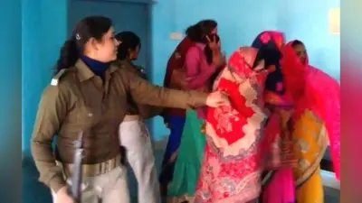 भागलपुर : सेक्स रैकेट का भंडाफोड़, छह लड़के और छह लड़कियों को पुलिस ने हिरासत में लिया