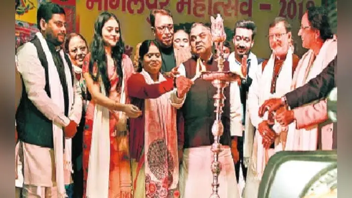 भागलपुर महोत्सव- 2018 : शहर के कई कलाकारों ने मंच पर दिखायी अपनी अद्भुत प्रतिभा