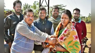 रांची : प्रभात खबर के गोद लिये गांव सीताडीह में 250 कंबल बांटे गये