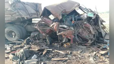 सरायकेला-चाईबासा सड़क पर दो ट्रकों के बीच सीधी टक्कर, दोनों चालकों की मौत