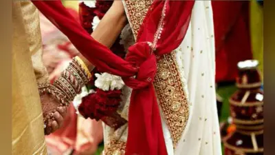 नवविवाहित जोड़ों को तोहफे में कंडोम व गर्भनिरोधक गोलियां भेज रही सरकार, दो बच्चों के परिवार का दे रही संदेश
