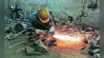 दो माह बाद आदित्यपुर औद्योगिक क्षेत्र में लौटी रौनक, काम पर लौटे 20 हजार कामगार
