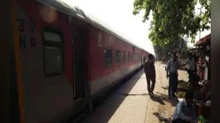 धुआं उठते ही बोगियों में बजेगी घंटी