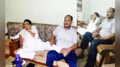 सोशल मीडिया में वायरल हुई कांग्रेसी नेता का दलित नेता से पैर दबाने की तस्वीर, विपक्ष ने साधा निशाना
