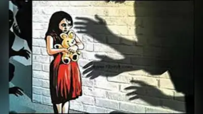 प्राचार्य, शिक्षक और 15 छात्रों ने नाबालिग से किया दुष्कर्म