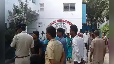 स्कूल में छह वर्षीय मासूम की मौत, परिजनों का हंगामा