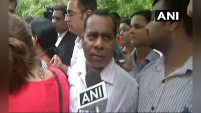 निर्भया गैंगरेप के दोषियों की मौत की सजा सुप्रीम कोर्ट ने रखी बरकरार, पिता बोले – जल्दी फांसी हो