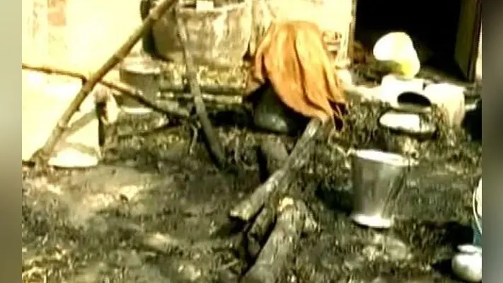 गैस सिलिंडर विस्फोट से दो मंजिला विवाह भवन ध्वस्त, तीन लोग मरे