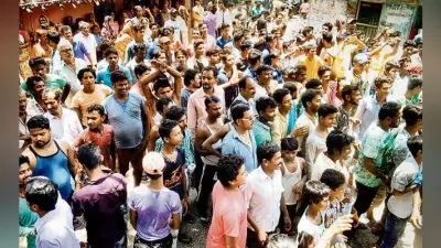 दरभंगा : कॉपी जांचने के बहाने छात्राओं को बुलाकर करता था छेड़खानी, शिक्षकों को बनाया बंधक, लाठीचार्ज