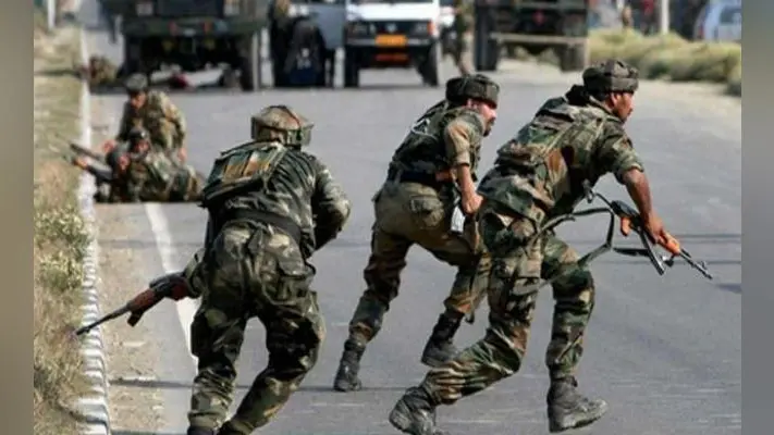 Jammu Kashmir News : घर में घुसकर आतंकियों ने SPO फैयाज अहमद और पत्नी पर कर दी अंधाधुंध फायरिंग, दोनों ने तोड़ा दम, बेटी घायल