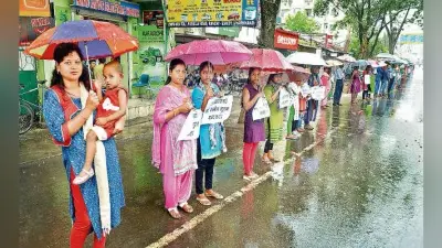 राष्ट्रीय ईसाई महासंघ के आह्वान पर हजारों लोग उतरे सड़क पर, बनायी मानव शृंखला, कहा, सरना कोड लागू करे सरकार