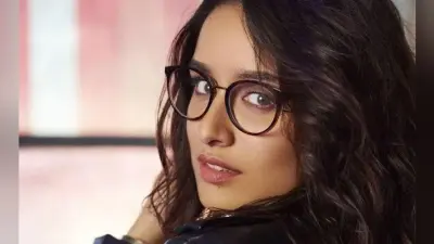 भाई के लिए फिल्में तलाश रही हैं श्रद्धा कपूर