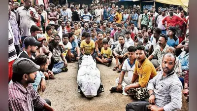 रांची : शव के साथ बैठे रहे परिजन, 10 लाख रुपये मुआवजा व आश्रित को सरकारी नौकरी देने की उठी मांग