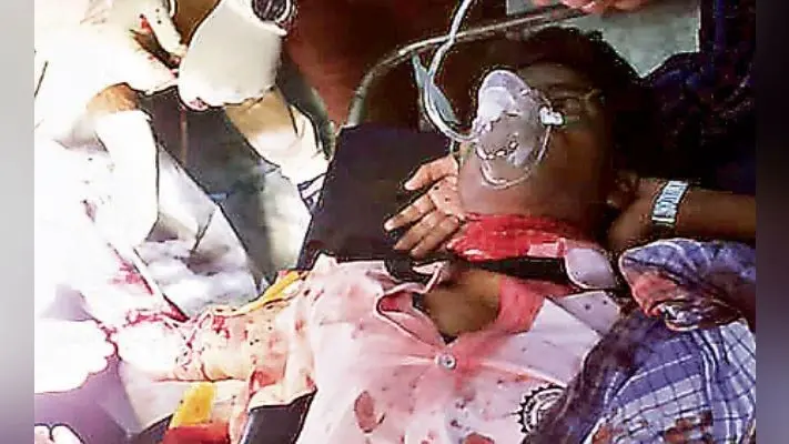 रांची : एकतरफा प्यार में युवक ने अपना गला व हाथ काटा