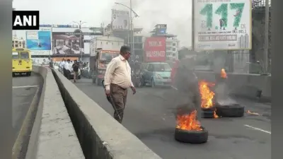 मराठा आरक्षण को लेकर मुंबई बंद हुआ हिंसक, बसों पर हमला, ट्रेनें रोकी गयीं