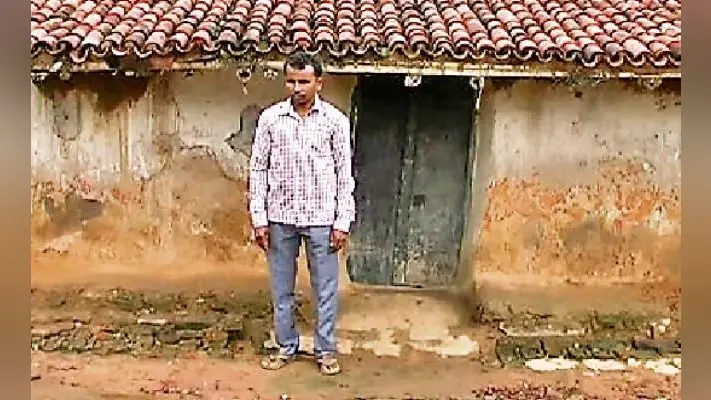 गोला : नेत्रहीन को पुलिस ने बनाया लूटपाट का चश्मदीद गवाह