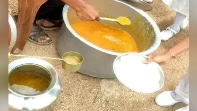बिहार : मिड-डे-मिल में मिला गिरगिट, खाने से 140 बच्चे बीमार, 40 की हालत गंभीर