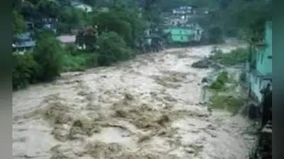 लगातार बारिश से जनजीवन अस्त-व्यस्त
