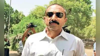 गुजरात में पूर्व आईपीएस अफसर संजीव भट्ट के घर पर चला निगम का बुल्डोजर