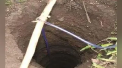 बिहार : मुंगेर में गहरे बोरवेल में गिरी 3 साल की बच्ची, रेस्क्यू आॅपरेशन जारी