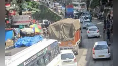 कराहती रही बबीता, हालत थी गंभीर, जाम के कारण अस्पताल जाना था मुश्किल, घर में ही कराना पड़ा प्रसव