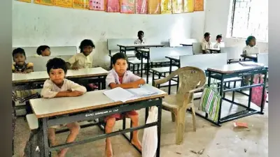 बच्चों ने स्कूल खोला, हाजिरी लगायी और मिड डे मिल भी बनाया