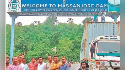 बंगाल पुलिस ने मसानजोर पहुंच झारखंड सरकार का लोगो उखाड़ा