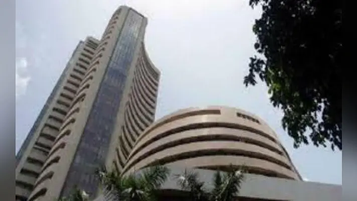 शुरुआती कारोबार में सेंसेक्स नयी ऊंचाई पर, निफ्टी 11,400 अंक के पार