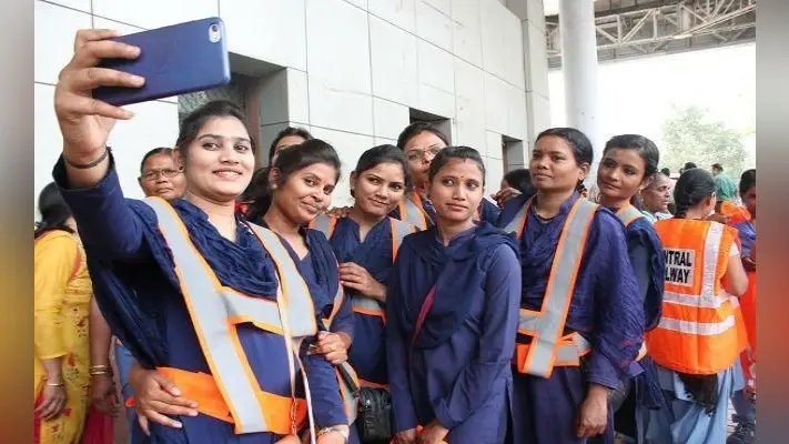 उत्तर रेलवे की महिला कर्मियों ने बोर्ड को लिखा पत्र, स्टेशन पर चेजिंग रूम नहीं यूनिफॉर्म की बाध्यता समाप्त करें