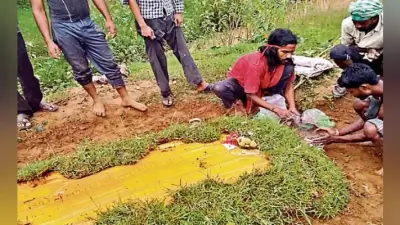 लोहरदगा : …जब गाय का हिंदू रीति-रिवाज से किया अंतिम संस्कार, श्राद्ध कर्म के लिए छपवाया निमंत्रण कार्ड