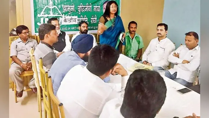 रांची : हर जिले में पार्टी से प्रबुद्ध लोगों को जोड़ा जाये : विनोद पांडेय