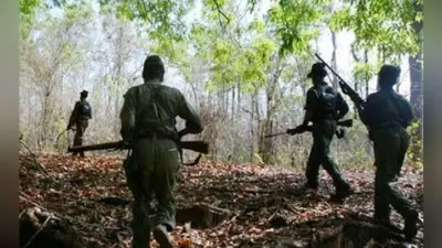 Chhattisgarh Naxal Attack: मुठभेड़ में छह नक्सली ढेर, घसीट कर जंगल में ले गये साथी, तीन जवान शहीद