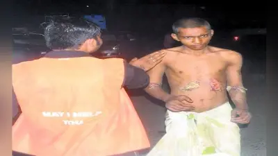 मानसिक रूप से बीमार व जख्मी युवक को रिम्स के गार्ड ने धक्का देकर बाहर निकाला