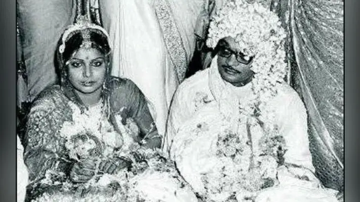 B”Day: बेटी के जन्म के 1 साल बाद ही पत्नी से अलग हो गये थे गुलजार
