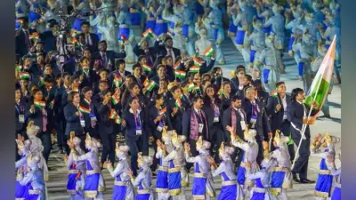 एशियन गेम्स 2018 का रंगारंग आगाज : सेरेमनी में ब्लेजर-ट्राउजर में नजर आयीं भारतीय महिला खिलाड़ी
