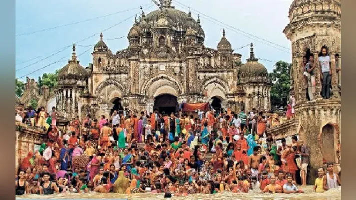 चौथी सोमवारी : सावन की आखिरी सोमवारी के लिए एक लाख से अधिक कांवरियों ने भरा जल