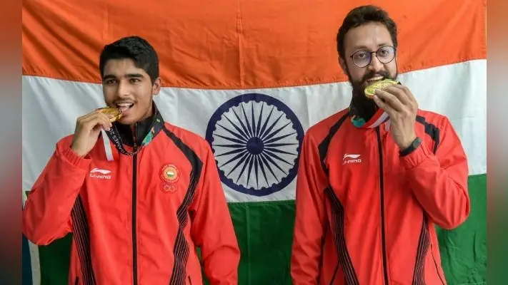 16 साल के सौरभ ने भारत को दिलाया तीसरा स्वर्ण, ‘बेरोजगार” राजपूत ने जीता चांदी