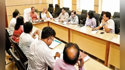 रांची : बड़े अस्पतालों में डॉक्टर केवल मरीजों का इलाज करेंगे, प्रबंधन का काम अलग करें : रघुवर दास