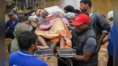 बाढ़ से तबाही: 500 लोगों के गांव में अब बचा है सिर्फ एक शख्स