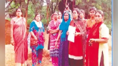 टावर लाने का महिलाओं ने किया विरोध