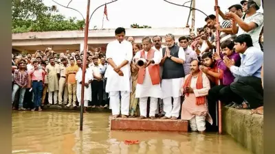पटना : वैदिक मंत्रोच्चार के बीच अटल जी का अस्थिकलश गंगा में प्रवाहित