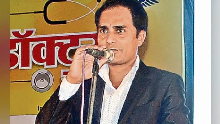 प्रभात खबर डॉक्टर्स सम्मान सह कवि सम्मेलन में वीर रस की कविताओं की गूंज